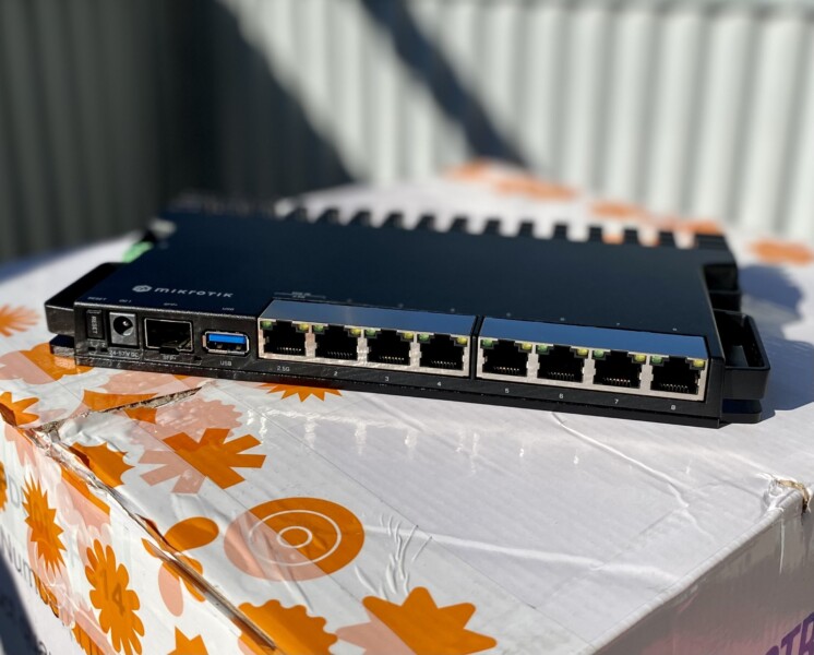 Mikrotik RB5009 -asiakaspäätelatie